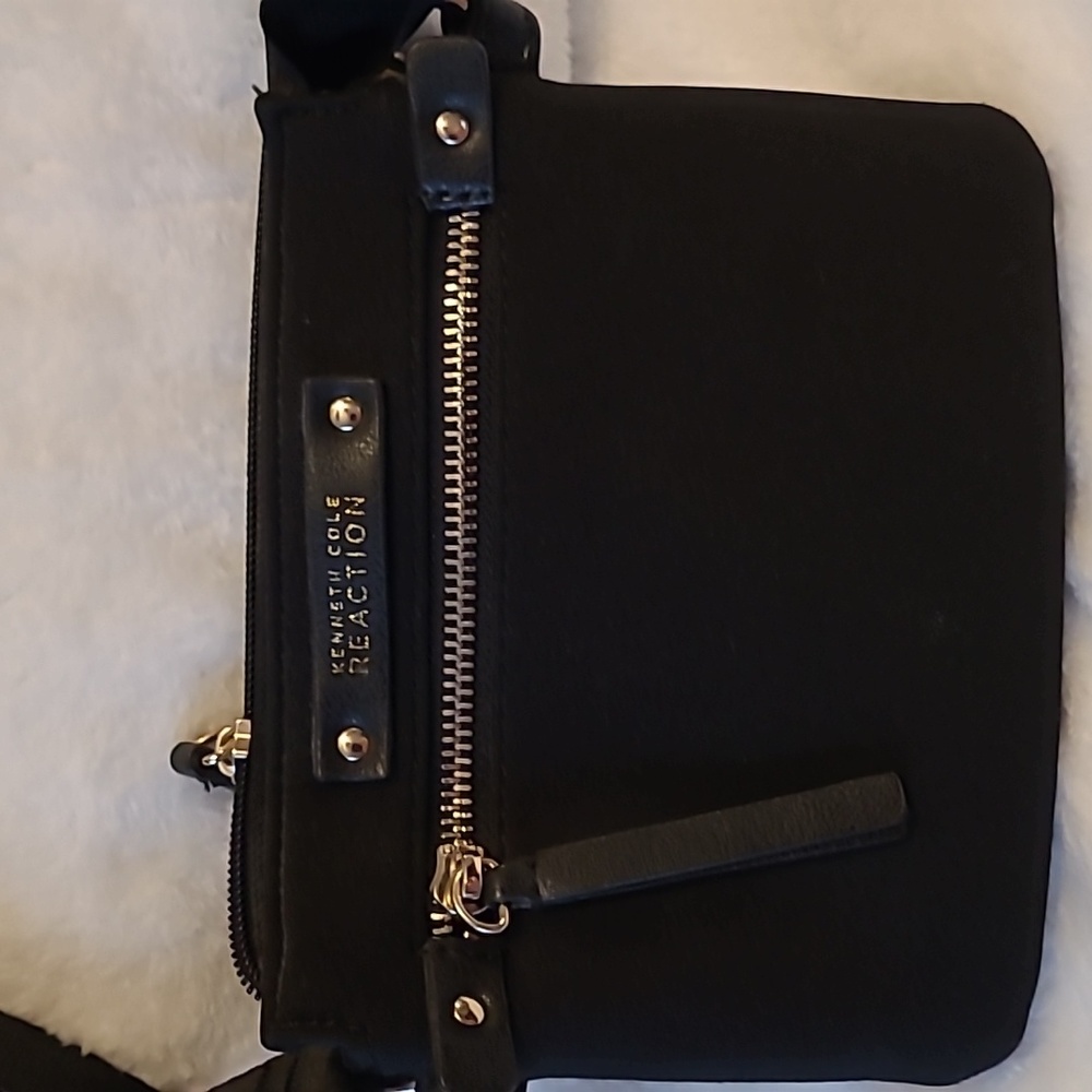 Kenneth Cole Crossbody